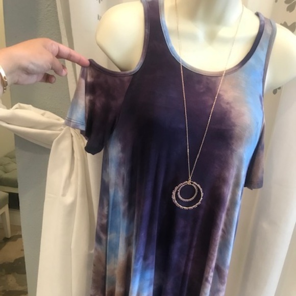 Ginger G Dresses & Skirts - NWT! COLD SHOULDER DRESS